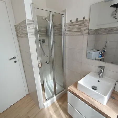 Martina 公寓 皮昂比诺